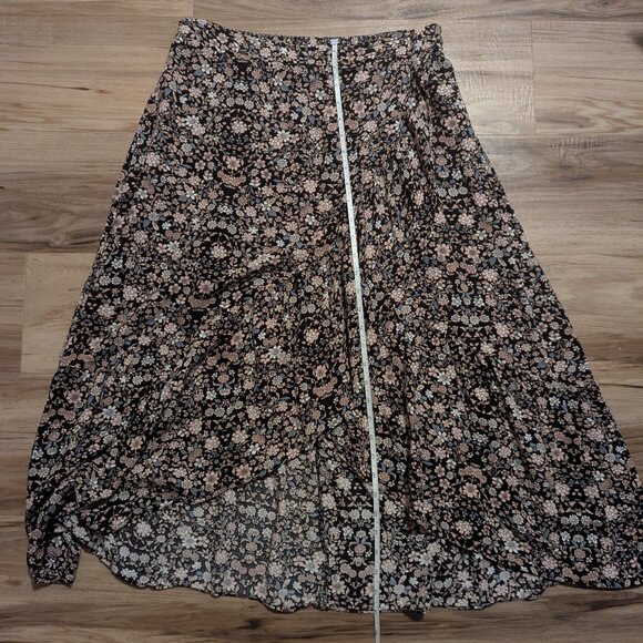 Downeast Black and Floral Wrap Skirt, L - Picture 4 of 6